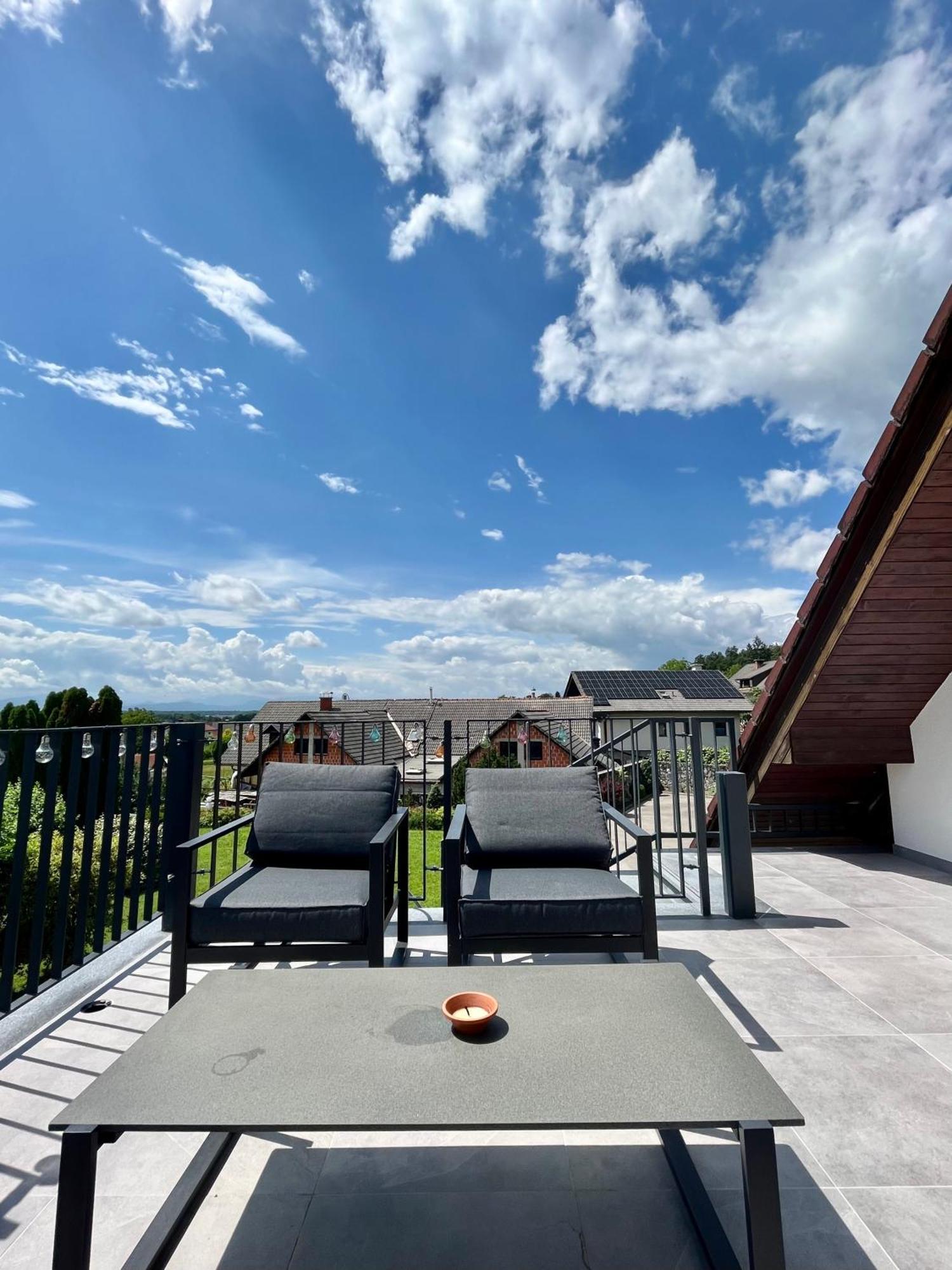 Hisa Trelc- Sobe Hotell Komenda Exteriör bild