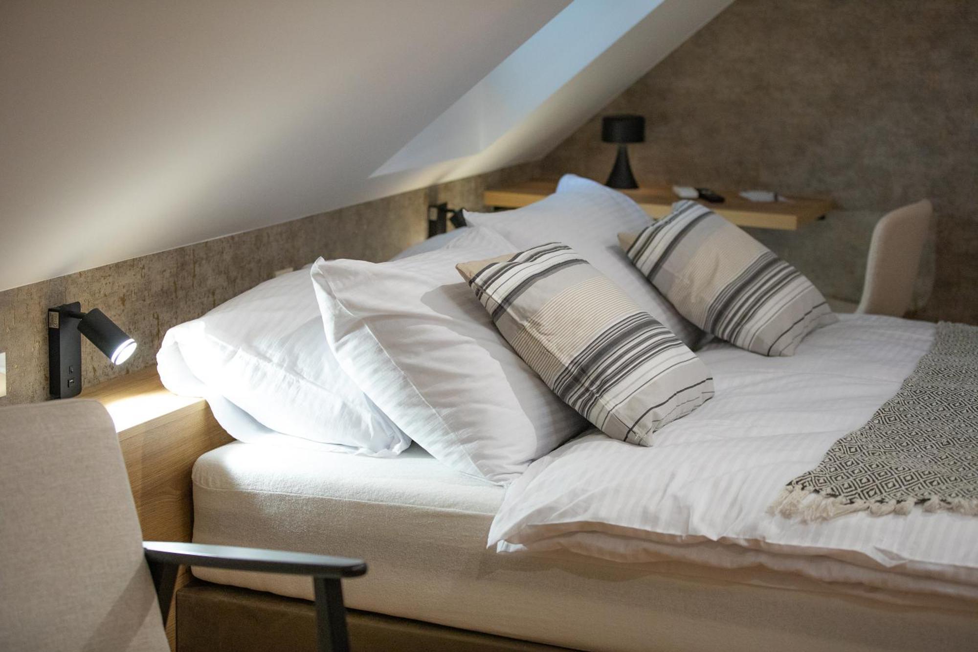 Hisa Trelc- Sobe Hotell Komenda Exteriör bild