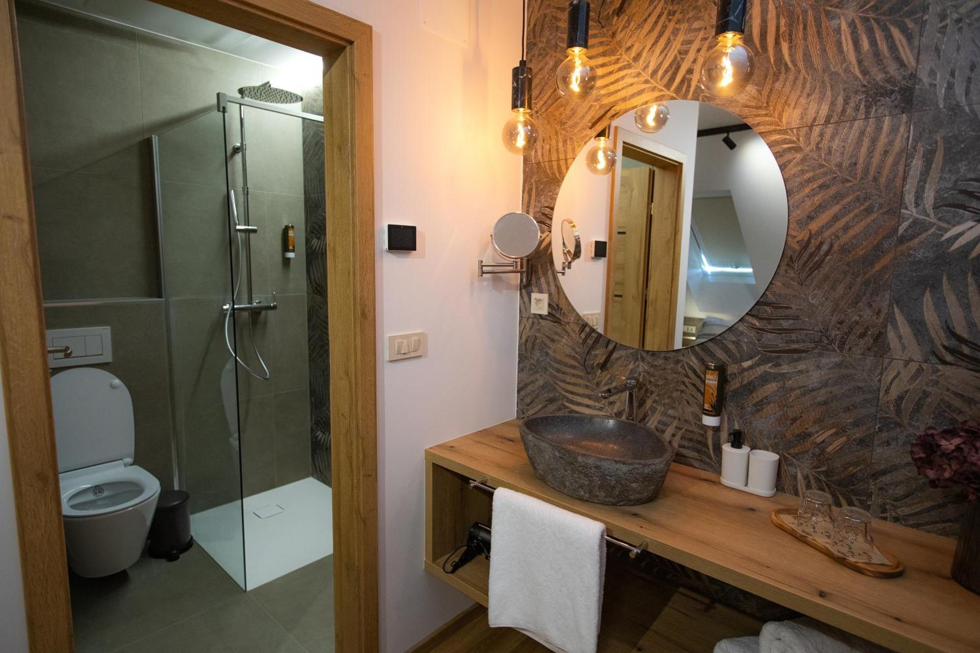 Hisa Trelc- Sobe Hotell Komenda Exteriör bild