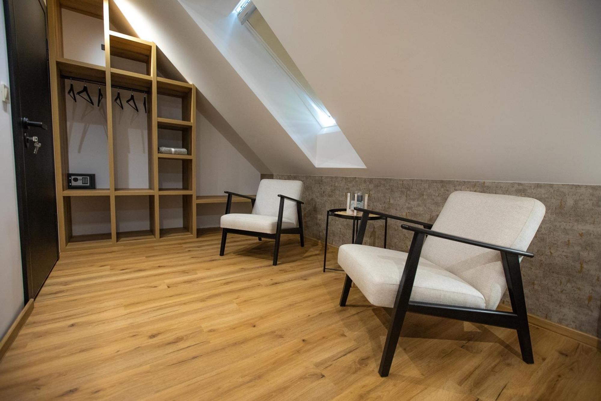 Hisa Trelc- Sobe Hotell Komenda Exteriör bild