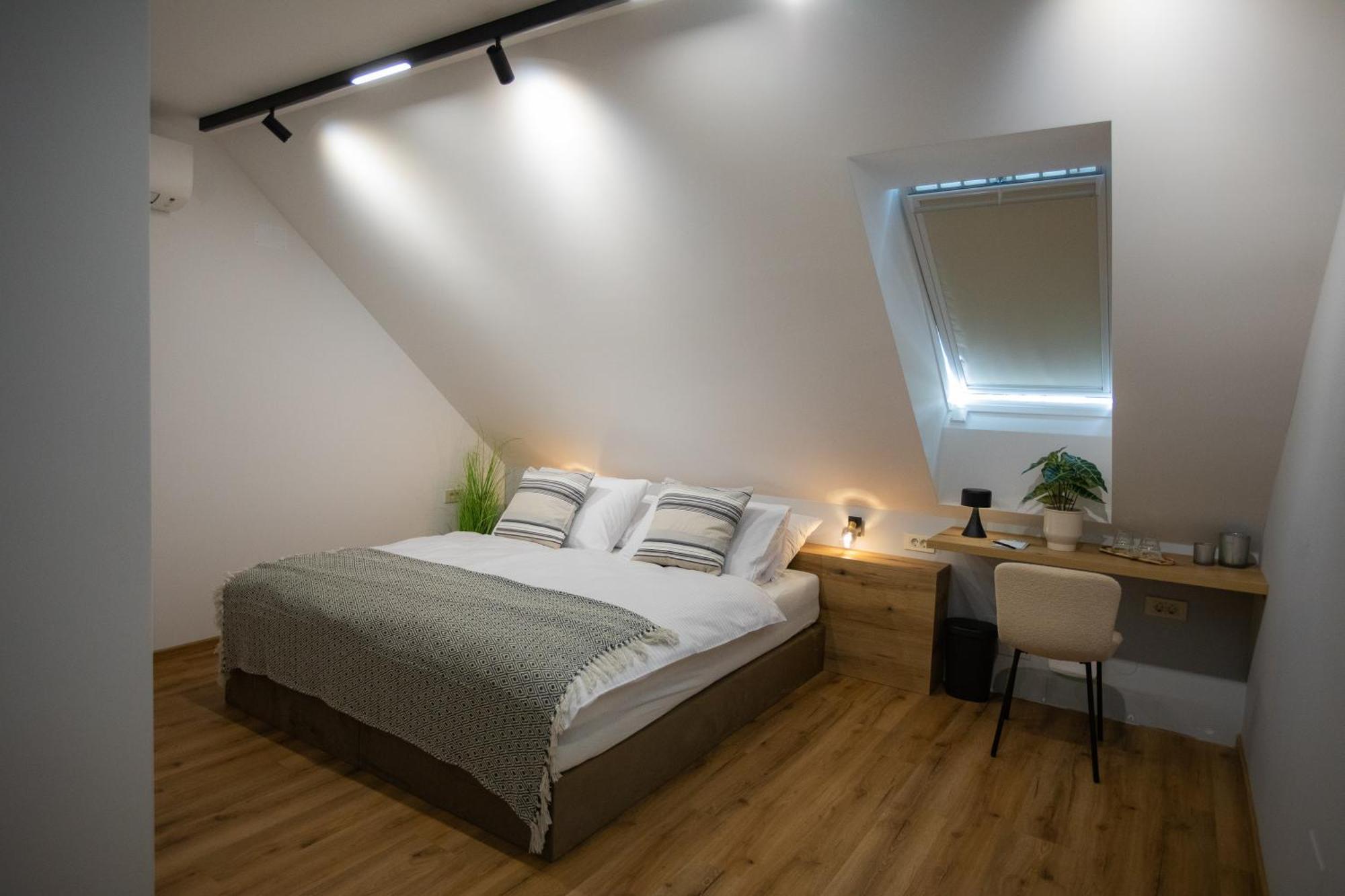 Hisa Trelc- Sobe Hotell Komenda Exteriör bild