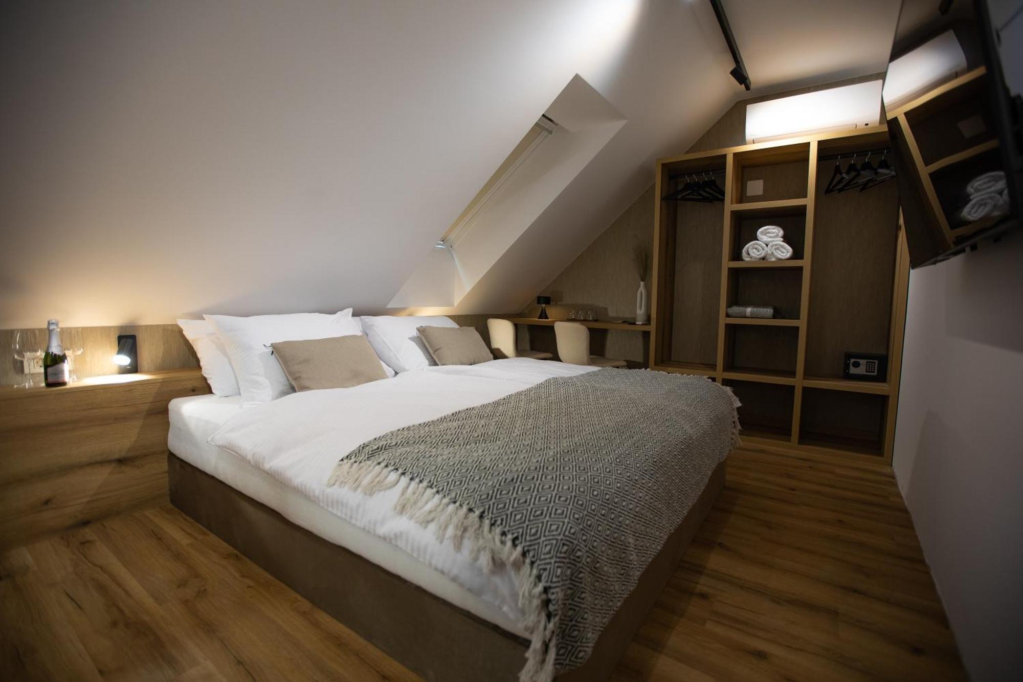 Hisa Trelc- Sobe Hotell Komenda Exteriör bild